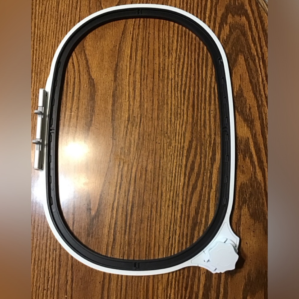 Bernina embroidery machine, jumbo hoop, 260 mm x 400 mm